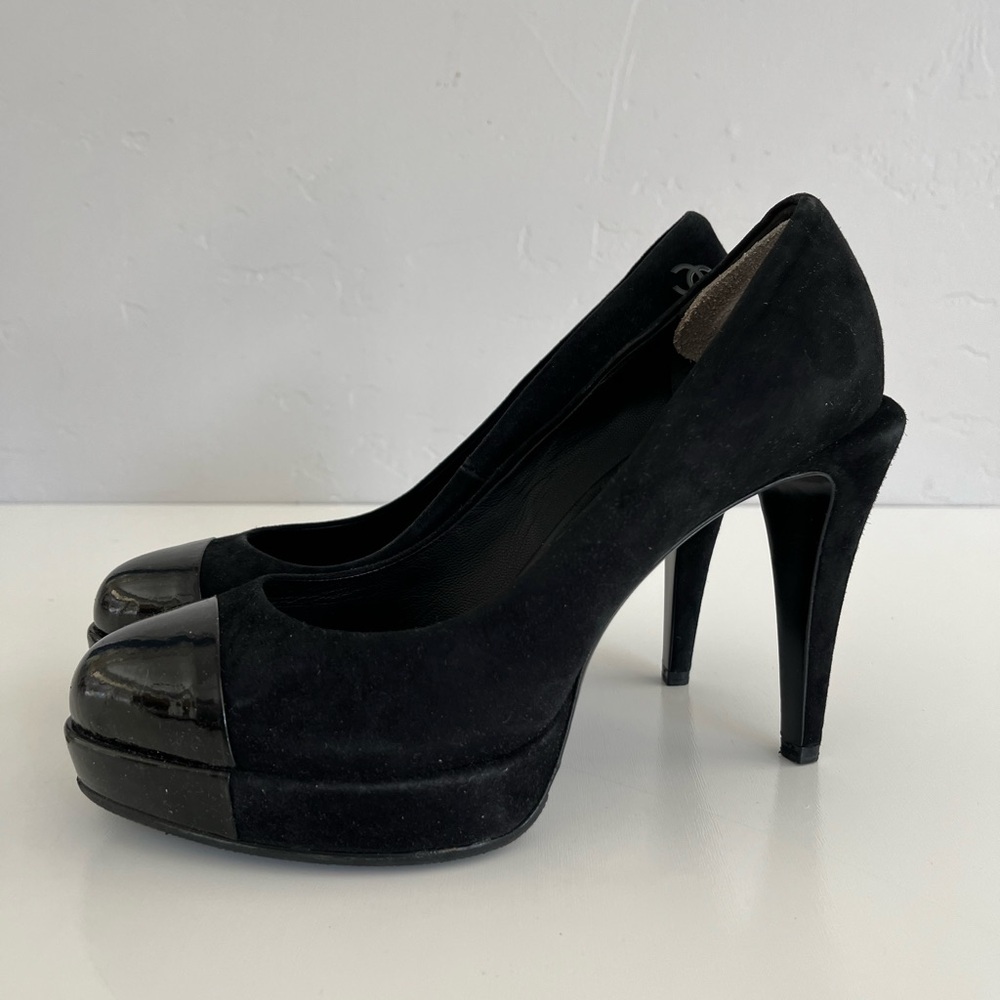 Auth VTG CHANEL Suede Platform Heels - Picture 3 of 12